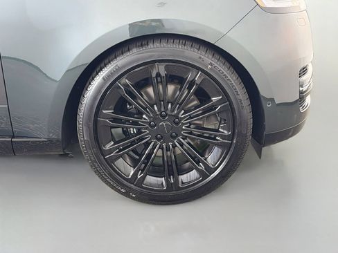 New 2026 Land Rover Range Rover Long Wheelbase SE AWD/4WD image 35