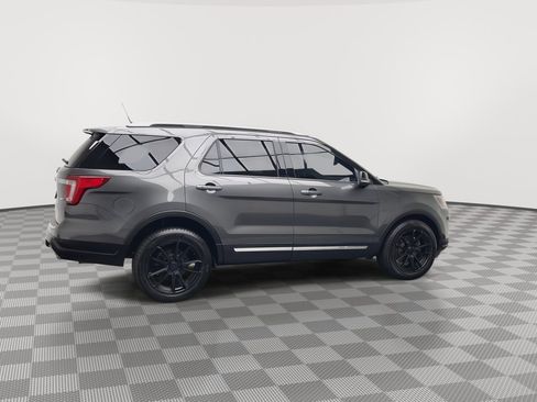 Used 2018 Ford Explorer XLT w/ Equipment Group 202A AWD/4WD image 44