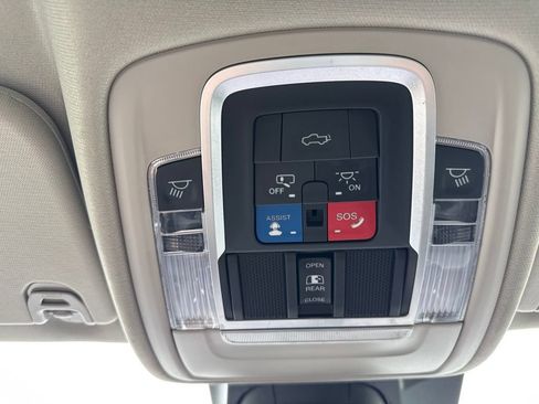 Used 2022 RAM 1500 Laramie AWD/4WD image 22