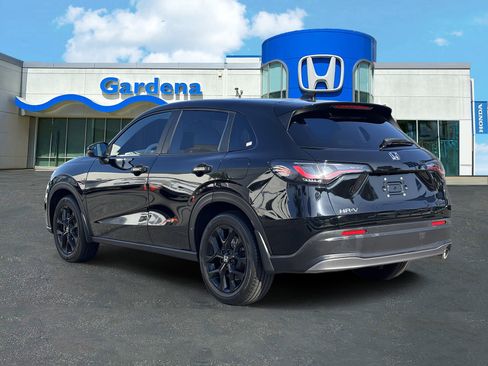 Used 2025 Honda HR-V Sport image 4