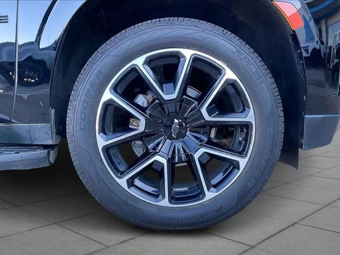 Used 2021 Chevrolet Tahoe RST w/ Luxury Package image 11