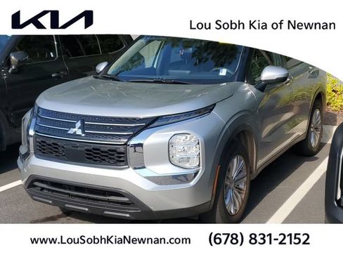 Used 2022 Mitsubishi Outlander ES FWD image 1