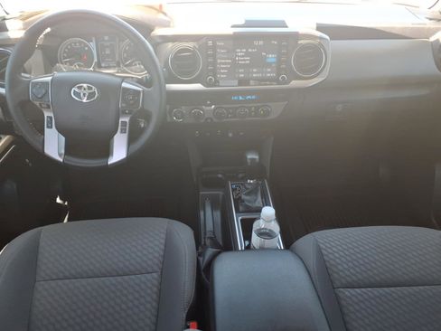 Certified 2023 Toyota Tacoma SR5 AWD/4WD image 11