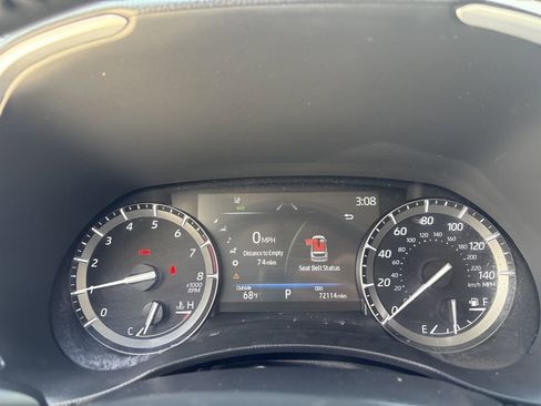 Used 2021 Toyota Highlander XLE AWD/4WD image 26
