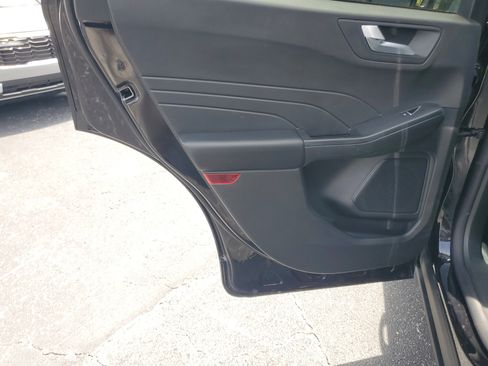 Used 2025 Ford Escape ST-Line FWD image 22
