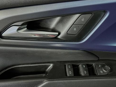 Used 2024 Chevrolet Equinox EV LT image 21