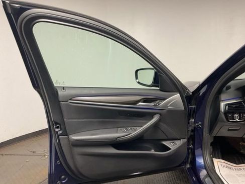 Used 2018 BMW 540i xDrive w/ Premium Package image 11