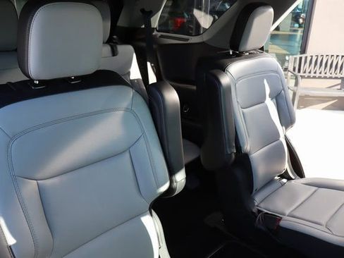 Used 2021 Ford Explorer XLT w/ Equipment Group 202A image 16