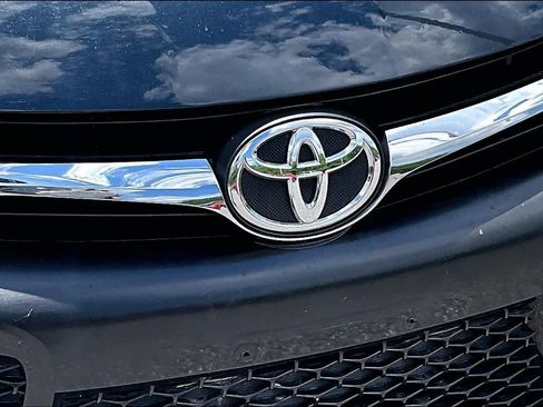 Used 2017 Toyota Camry SE FWD image 29