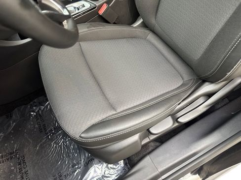 Used 2025 Buick Encore GX Preferred FWD image 28