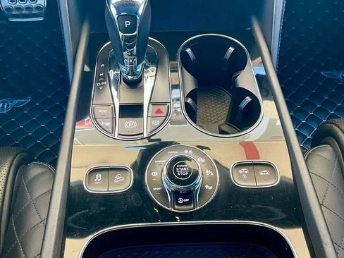 Used 2018 Bentley Bentayga AWD/4WD image 20
