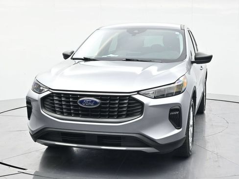 Used 2024 Ford Escape Active w/ Cold Weather Package FWD image 2