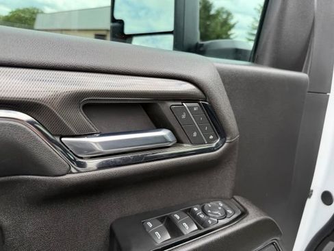 Used 2024 GMC Sierra 2500 AT4 w/ Technology Package AWD/4WD image 25