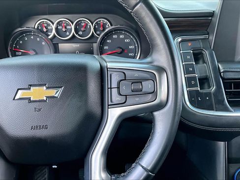 Used 2023 Chevrolet Suburban LS RWD image 25