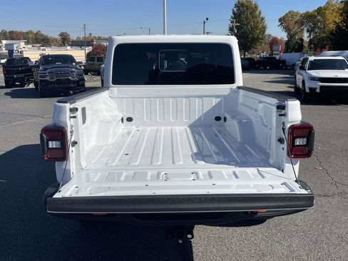 New 2026 Jeep Gladiator Mojave AWD/4WD image 39