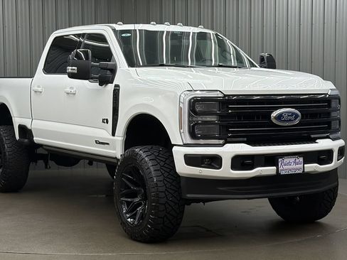 Used 2026 Ford F250 Platinum AWD/4WD image 7