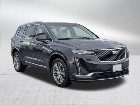 Used 2025 Cadillac XT6 Premium Luxury image 8