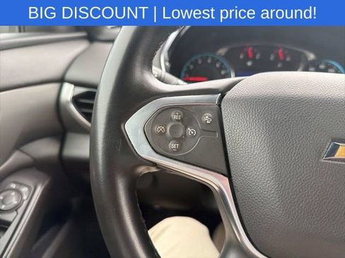 Used 2023 Chevrolet Traverse LT AWD/4WD image 44