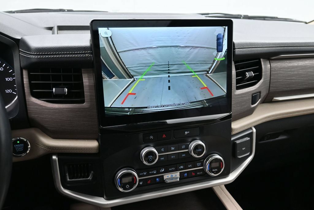 Used 2024 Ford Expedition Limited AWD/4WD image 14