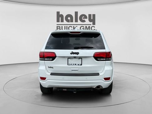 Used 2022 Jeep Grand Cherokee Laredo X RWD image 4