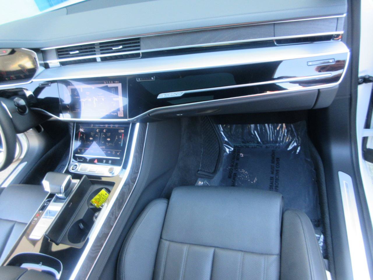 Used 2025 Audi A8 L 3.0T w/ EXECUTIVE PACKAGE w/ Executive Package AWD/4WD image 30