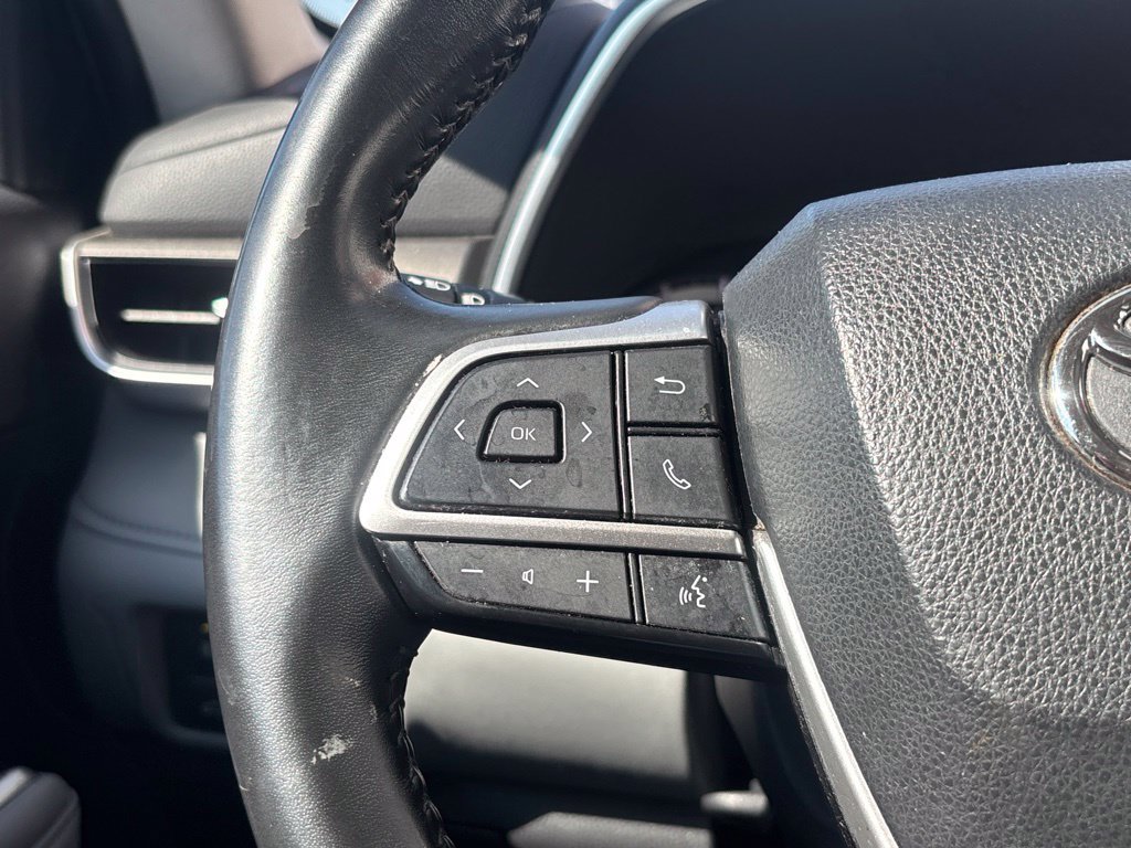 Used 2024 Toyota Highlander XLE AWD/4WD image 24