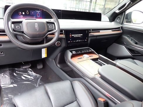 New 2025 Lincoln Navigator Black Label image 19