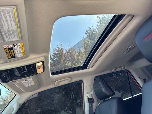 Used 2024 Toyota 4Runner TRD Off-Road Premium w/ Moonroof Package AWD/4WD image 37