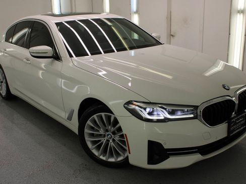 Used 2021 BMW 530i w/ Convenience Package RWD image 14