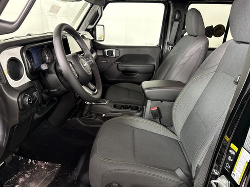 New 2026 Jeep Gladiator Sport image 12