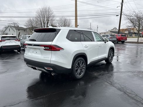 New 2026 Toyota Grand Highlander MAX Platinum image 4