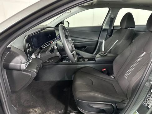Used 2024 Hyundai Elantra SEL w/ Convenience Package image 11