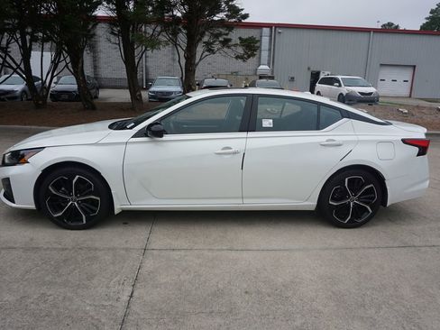 Used 2023 Nissan Altima 2.5 SR w/ SR Premium Package FWD image 20
