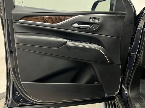 Used 2022 Cadillac Escalade ESV Sport Platinum AWD/4WD image 16