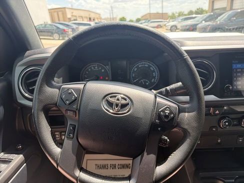 Used 2017 Toyota Tacoma TRD Sport w/ Tow Package RWD image 14