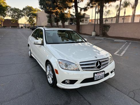 Used 2010 Mercedes-Benz C 300 Luxury image 8