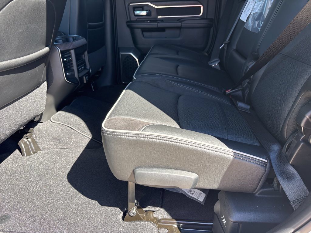 New 2026 RAM 2500 Laramie w/ Sport Appearance Package AWD/4WD image 19