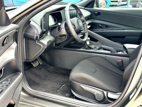 Used 2025 Hyundai Elantra Sport w/ Cargo Package FWD image 13