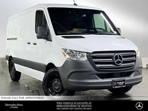 Used 2025 Mercedes-Benz Sprinter 2500 image 1