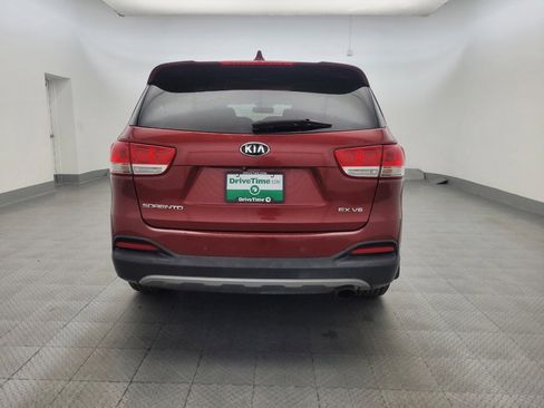 Used 2017 Kia Sorento EX image 7