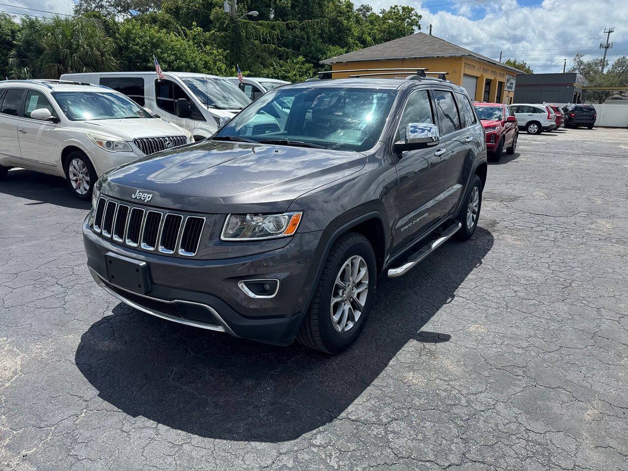Used 2015 Jeep Grand Cherokee Limited w/ Trailer Tow Group IV AWD/4WD image 4