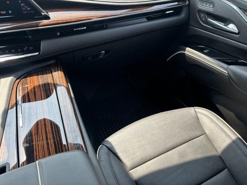 Used 2023 Cadillac Escalade Premium Luxury w/ LPO, Radiant Package AWD/4WD image 17