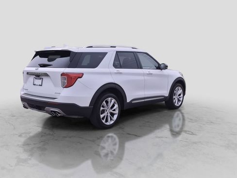 Used 2023 Ford Explorer Platinum w/ Technology Package AWD/4WD image 8