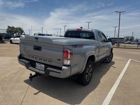 Used 2020 Toyota Tacoma TRD Sport w/ TRD Premium Sport Package AWD/4WD image 10