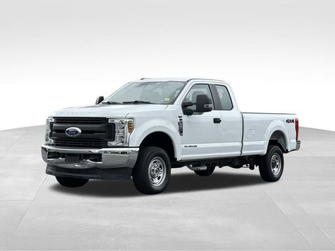 Used 2018 Ford F250 XL w/ Power Equipment Group AWD/4WD image 8