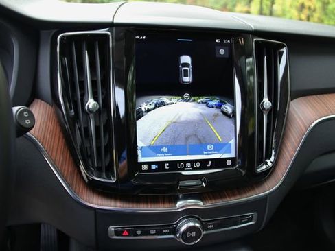 Used 2023 Volvo XC60 B5 Plus w/ Protection Package Premier AWD/4WD image 22