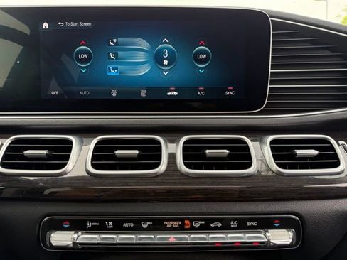 Used 2020 Mercedes-Benz GLE 350 4MATIC image 24