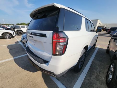 Used 2024 Chevrolet Tahoe Z71 w/ Luxury Package AWD/4WD image 4