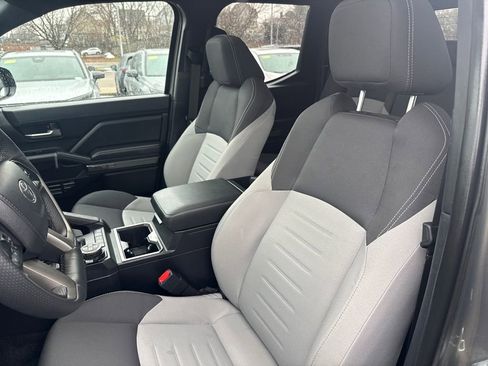 Used 2025 Toyota Tacoma TRD Off-Road image 12