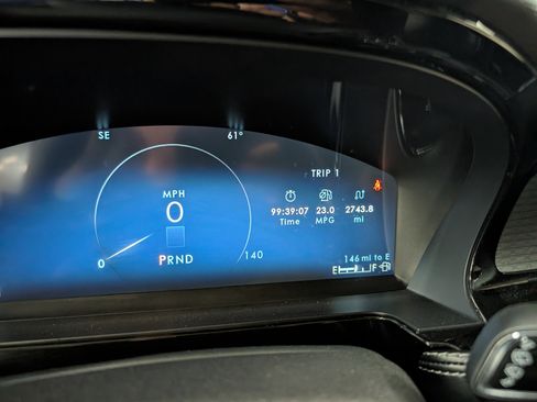 Used 2025 Lincoln Corsair AWD w/ Equipment Group 101A image 18